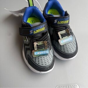 Skechers Kids Gray & Black Light-Up Sneakers with Blue Accents